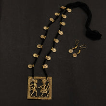 Load image into Gallery viewer, Black Golden Antique Dokra Neckpiece Made in India Chanchal fashion jewelry Statement necklace handmade Party Durga Puja Pendant  