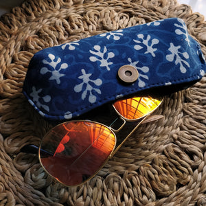 blue cases sunglass cases red cases trendy sunglass cover classy cover cruelty free pouches pouches block print cover aesthetic cover handmade cover handicraft covers handicraft pouches cotton cover chanchal student cover spectacle cover spectacle pouch vintage pouch sanganeri print