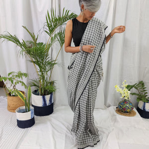 beautiful black white handloom cotton Maheshwari saree I Handloom sari collection I Chanchal bringing art to life 
