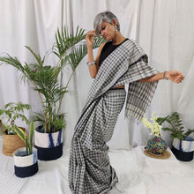 Load image into Gallery viewer, beautiful black white handloom cotton Maheshwari saree I Handloom sari collection I Chanchal bringing art to life 