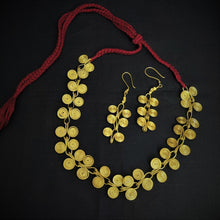 Load image into Gallery viewer, Beautiful black golden Dokra handmade jewelry I Chanchal Bringing Art to Life